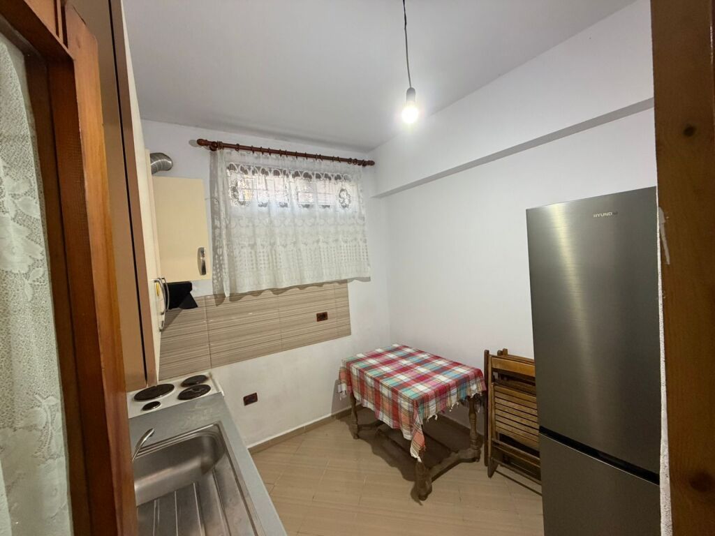 Apartament 2+1 per qera Prane Spitaleve Pediatria !