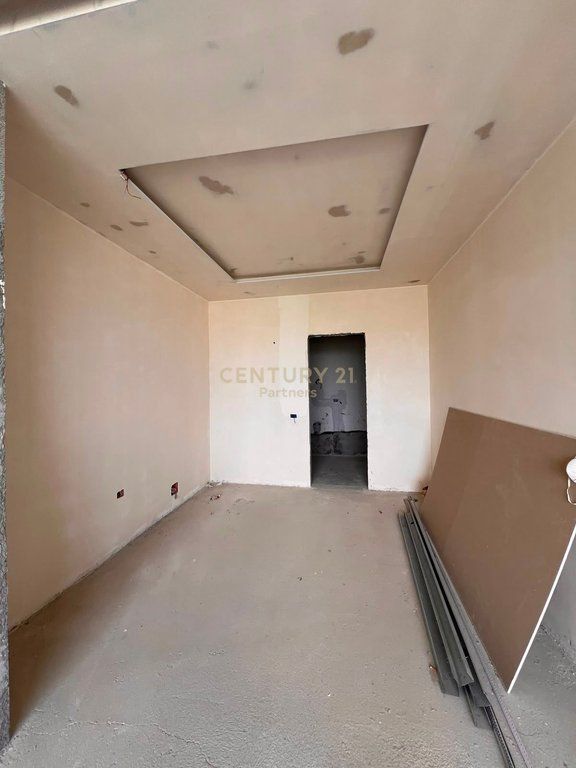 VILLA SU DUE PIANI IN VENDITA NEL RESIDENCE ALEKSANDROS – CON VISTA PANORAMICA SU TIRANA