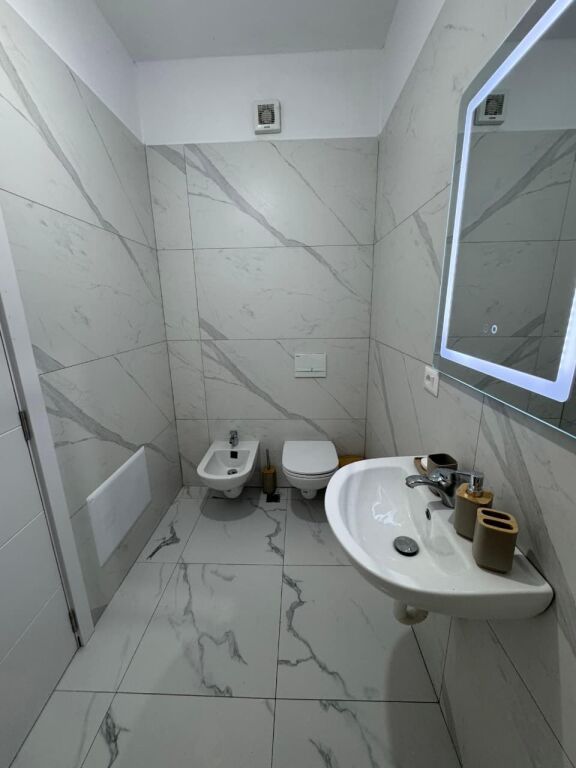 Rent | Apartament 2 + 1 | Rruga 5 Maji | 600 €/month