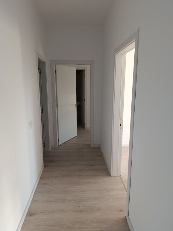 Qera | Apartament 2 + 1 + 2 | Rruga 5 Maji | 450 €/muaj