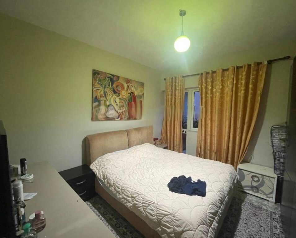 VENDIAMO, APPARTAMENTO 2+1 CON VERANDA, MUNICIPIO DI PARIGI❗️