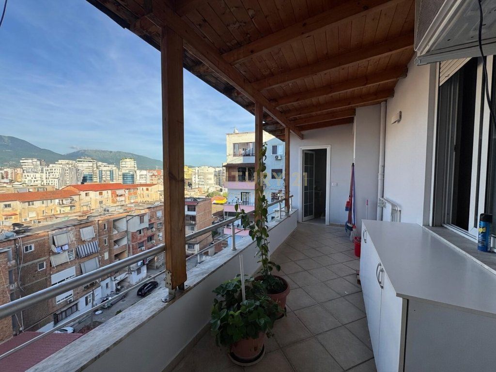 Via delle Barricate, appartamento 2+1+2 in affitto WEST142991