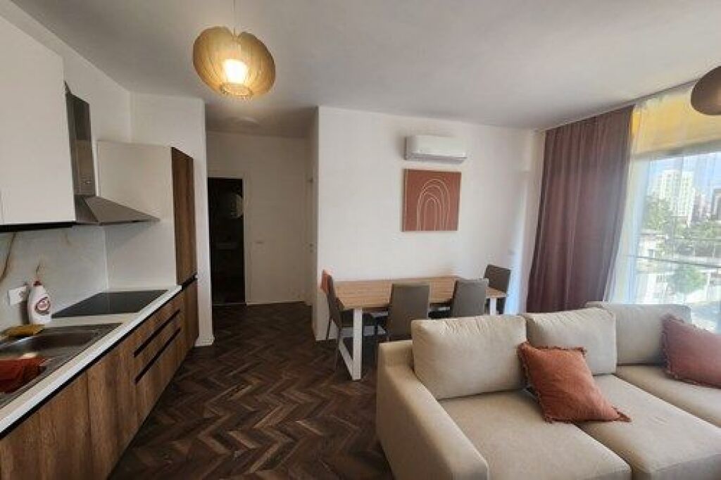 Apartament 2+1 per qira tek Bulevardi i Ri:::