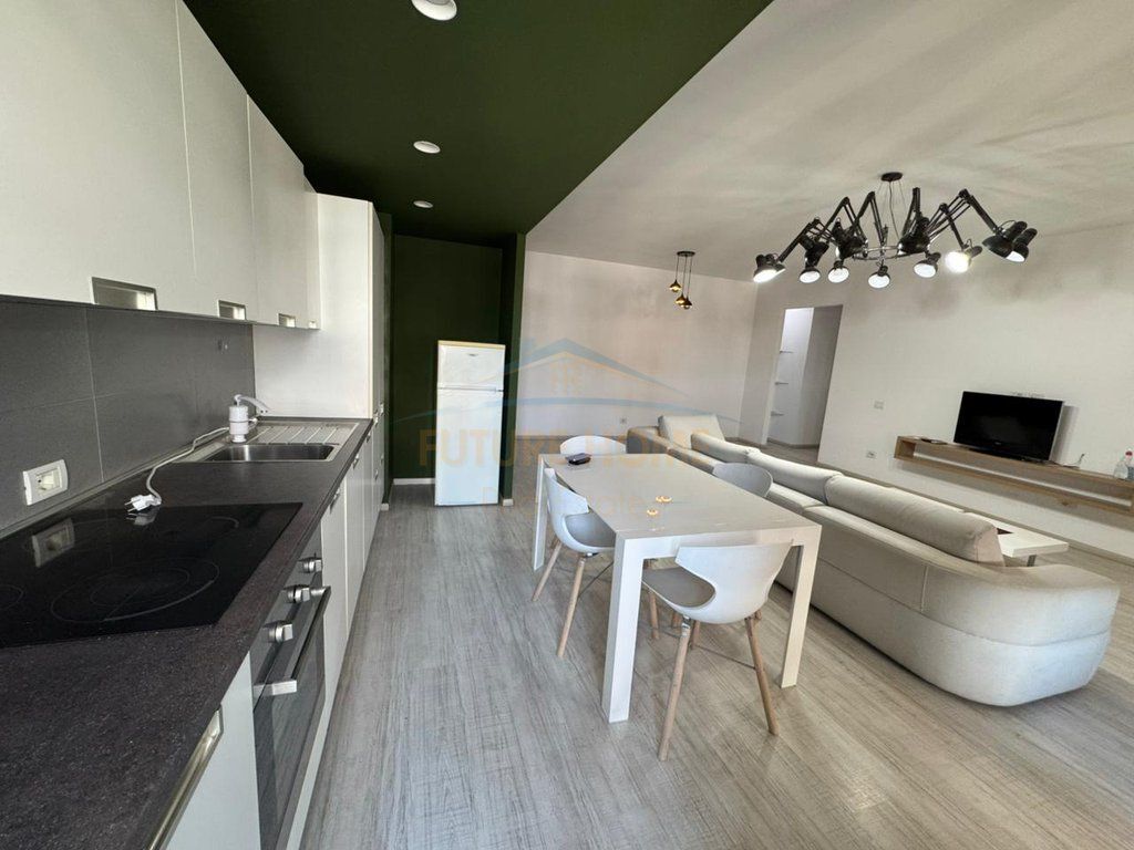 Qera, Apartament 2+1, Bulevardi Zogu I, Tirane.