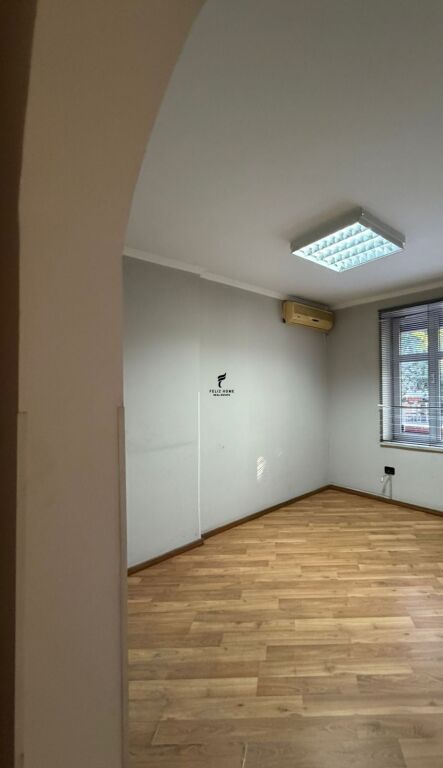 ZYRE ME QERA 70M2 RRUGA E KAVAJES 80.000 LEKE FH-79248
