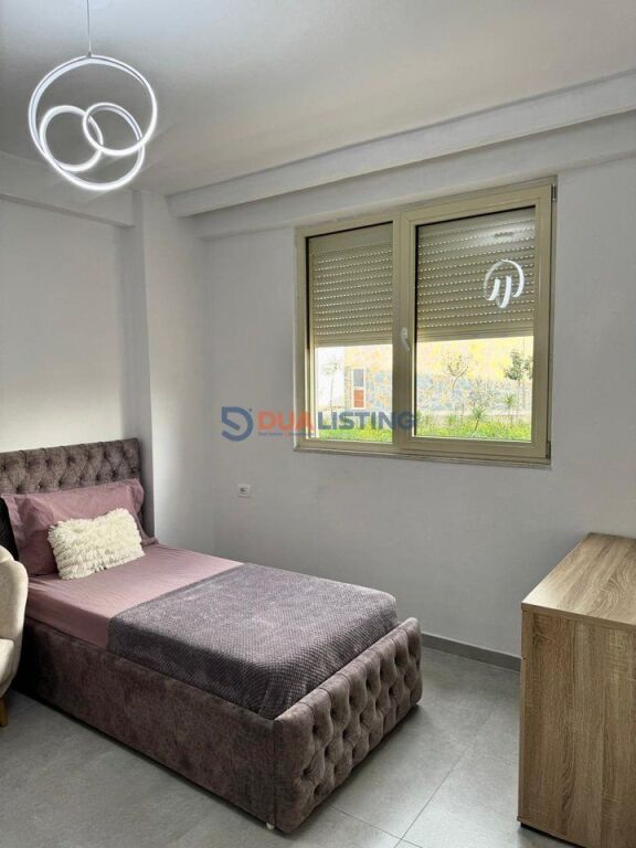 We rent a 2+1 apartment at the Tom Doshi Complex, Shkoze.