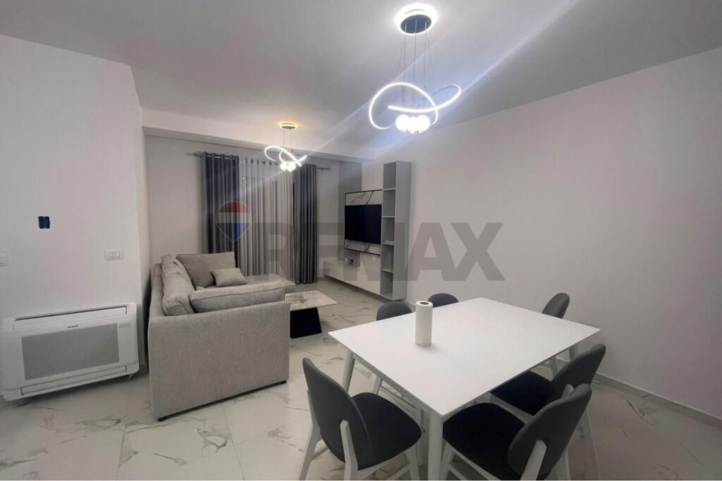 Affittasi appartamento 2+1+ parcheggio Astir