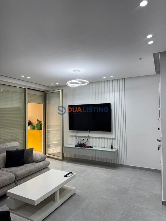 We rent a 2+1 apartment at the Tom Doshi Complex, Shkoze.