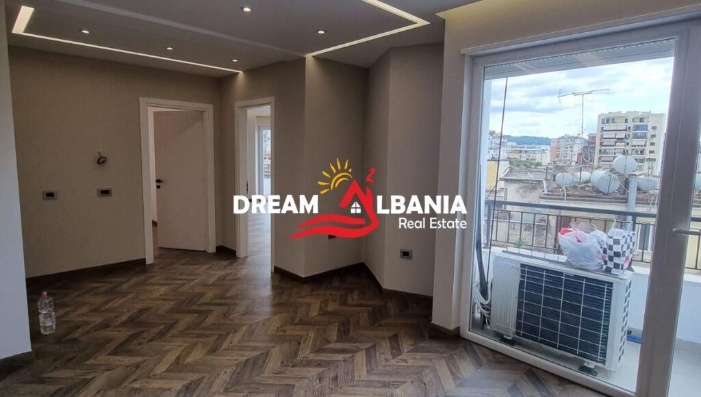 Spazio Commerciale/Clinica in Affitto nel Centro di Tirana, vicino a Kafe Flora (ID 42611091)