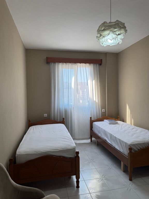 Appartamento 2+1- In Affitto- Via Kavaja , Globe