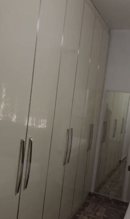 Jepet me Qera Garsoniere tek Rruga 5 Maji, pranë Concord Center, 250 MIJE LEKE