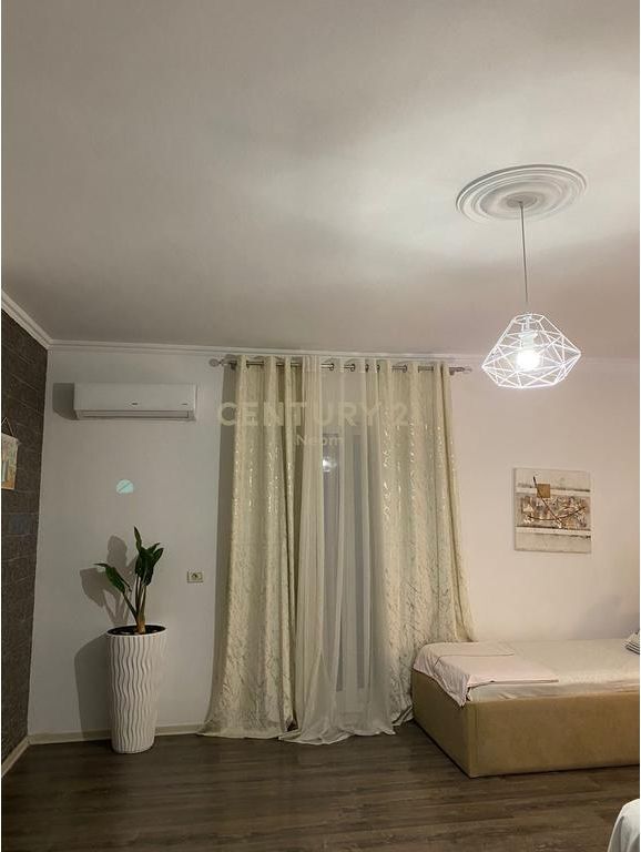 Shitet apartament 4+1 pranë Delijorgji Complex, buzë Bulevardi Bajram Curri.