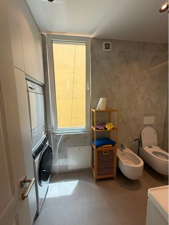 Qera, Apartament 3+1+2, Myslym Shyri, Tirane.