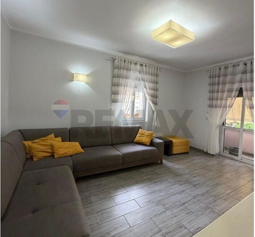 Apartament - Për Qira - Bulevardi Epidamn, Durrës