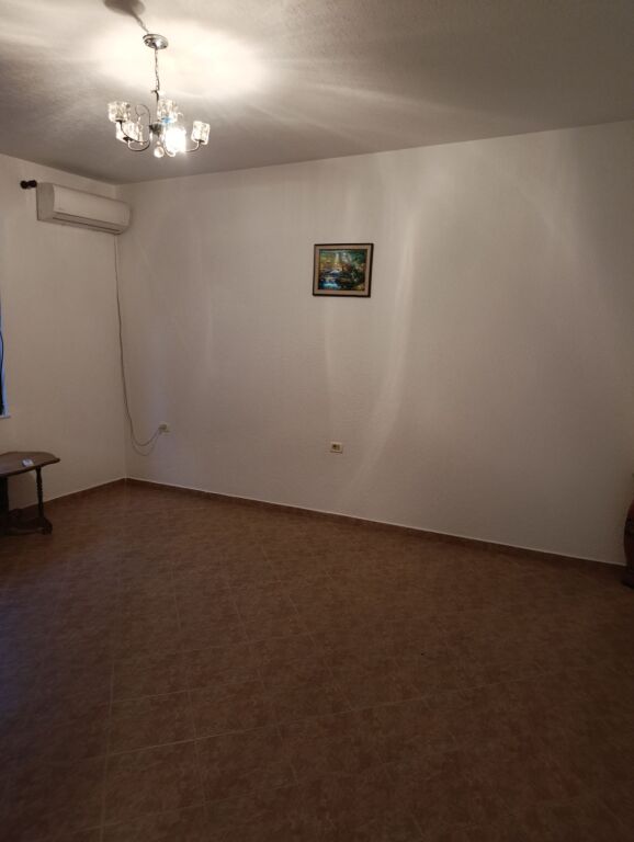 Qera | Shtëpi private 2 + 1 + P | Rruga Ramë Sadria | 400 €/muaj