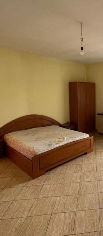 Garsionere 20000 leke.Vilat gjermane