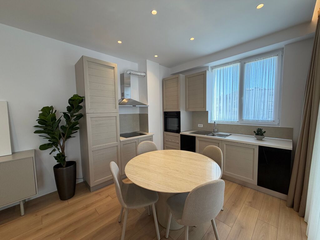 🏡 JEPET ME QIRA APARTAMENT 1+1 + POST PARKIMI – KOMUNA E PARISIT .  💰 Çmimi: 105,000 Lekë/Muaj  