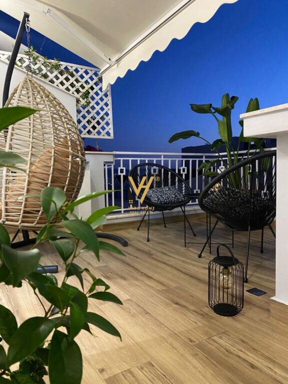 SHITET APARTAMENT 3+1+VERANDE TE REZ.PLATEA, FRESK 360.000 EURO