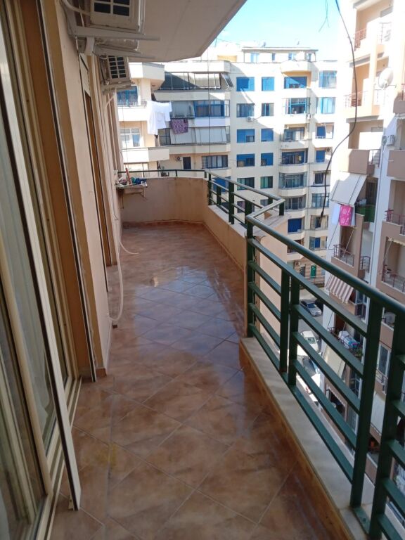 🏡APPARTAMENTO 2+1 IN AFFITTO A LUNGO TERMINE – RIVIERA, VLORA‼️