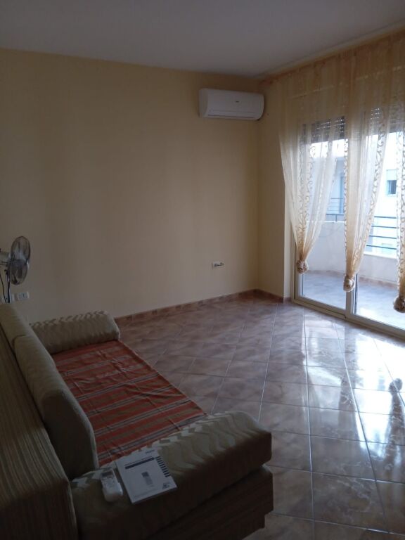 🏡APPARTAMENTO 2+1 IN AFFITTO A LUNGO TERMINE – RIVIERA, VLORA‼️