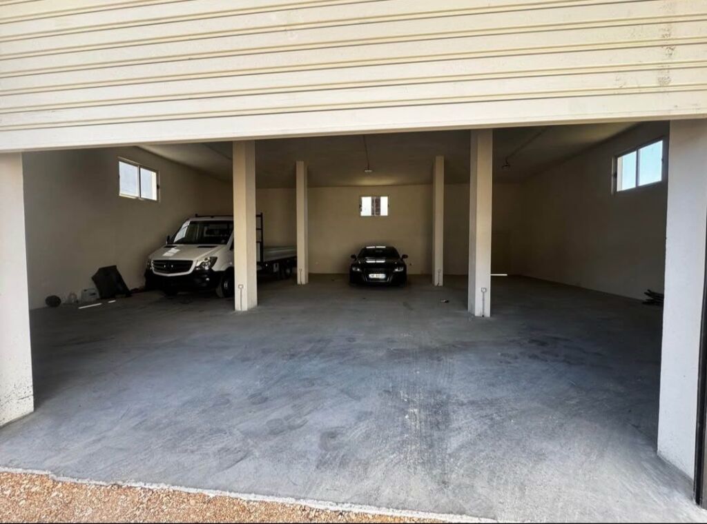 MAGAZZINO 200 M IN AFFITTO- VALIAS I RI, TIRANA