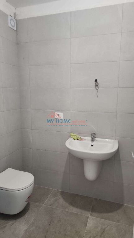 Ufficio in affitto a Myslym Shyr a Tirana