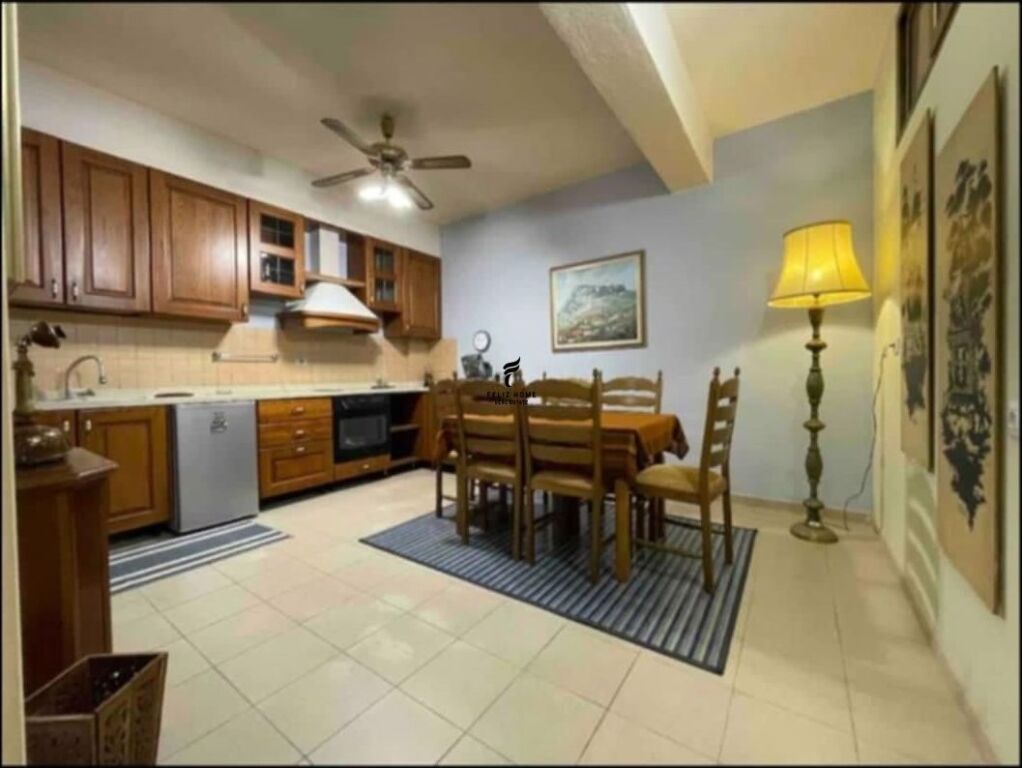 APARTAMENT ME QERA 2+1 STACIONI TRENIT 55.000 LEKE FH-79421