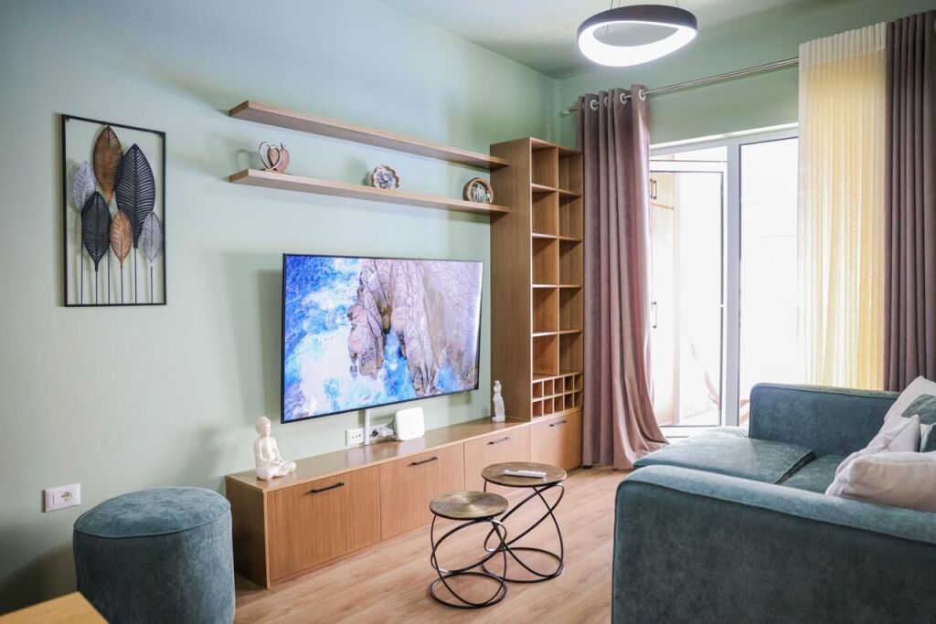 Shitet apartament 1+1 (me hipoteke)