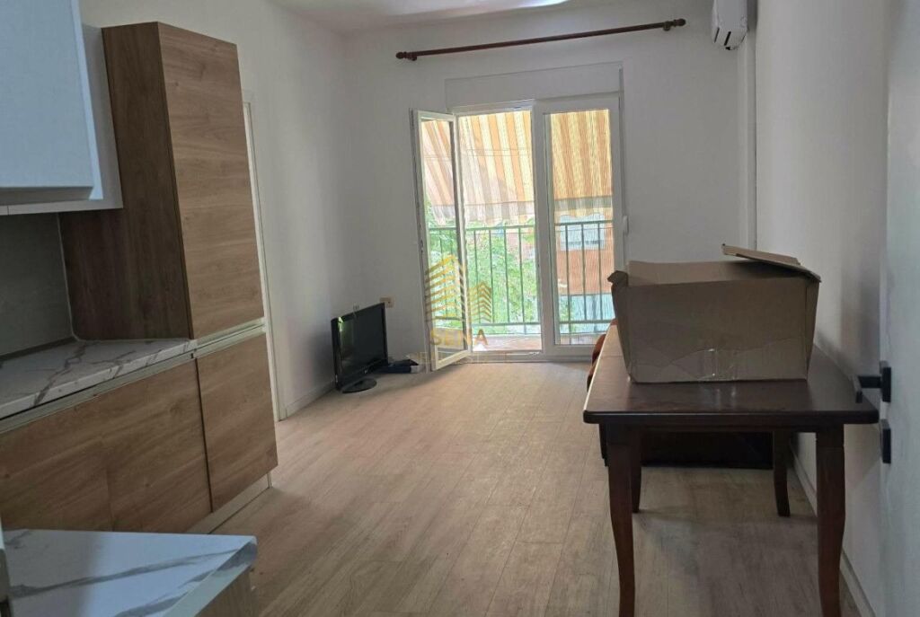 Qira, Apartament 2+1+blk, Rruga 5 Maji pas Concordit, 500 Euro/Muaj