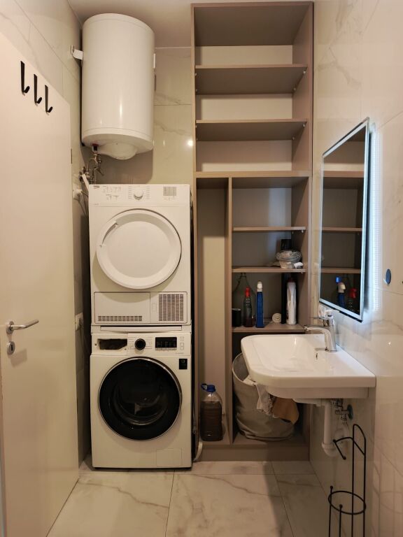 Jepet me qira apartament 1+1