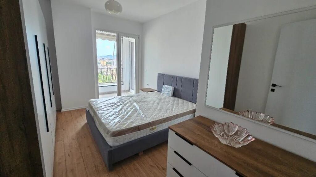 Jepet Me Qera Apartament 1+1+1 Ballkon