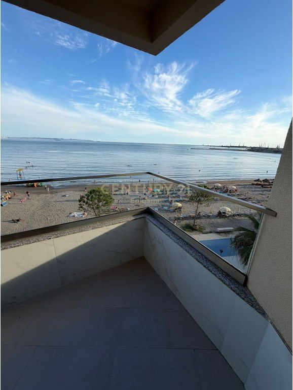 Apartment 2+1 for Rent on the First Coastal Line – Front View of the Sea !