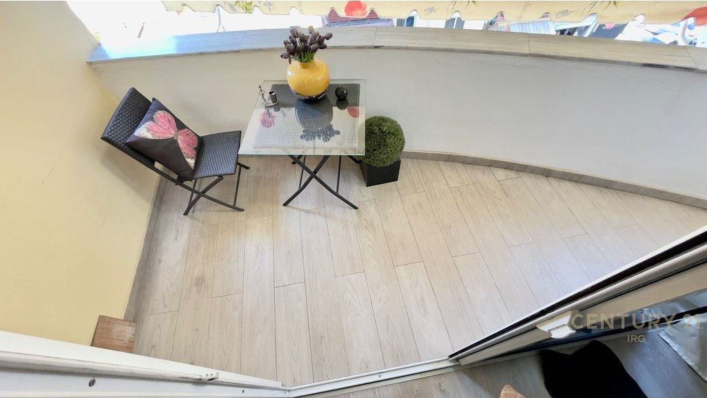 Jepet me qira apartament modern 1+1 në Rrugën e Kavajës.