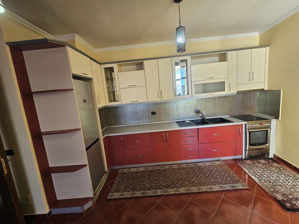 Apartament 2+1+2 me Qira në Astir!