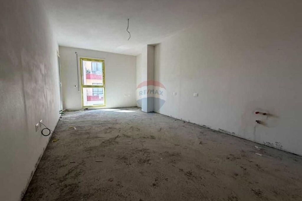 Apartament - Për Shitje - Sheshi Shtraus, Tiranë(ID: 530191068-265)