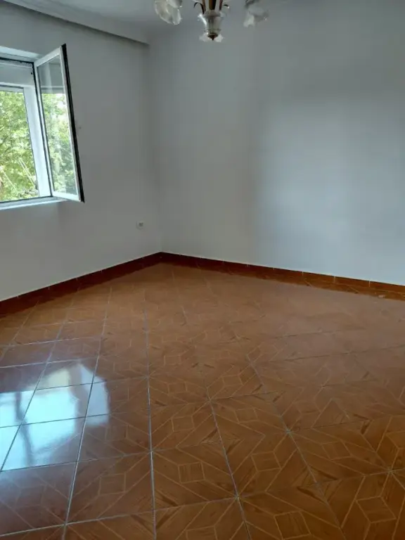 Affitto | Apartament 2 + 1 | 21 Dhjetori | 500 €/mese