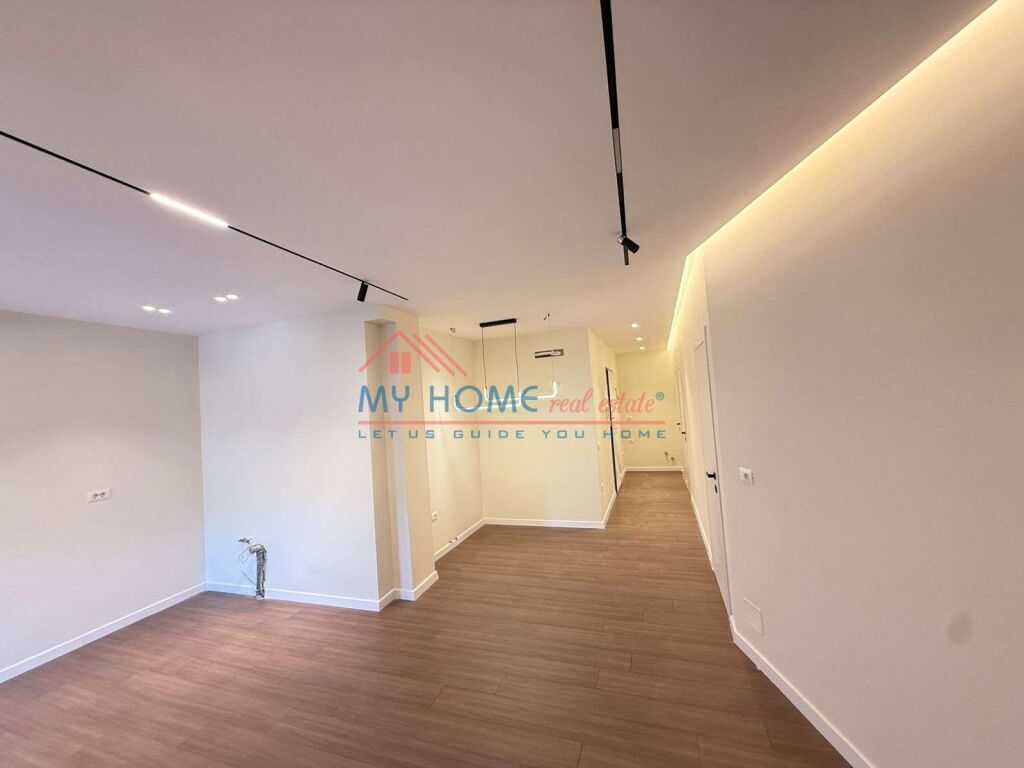Shitet Apartament 2+1+Post Parkimi Lart Maternitetit te Ri ne Tirane