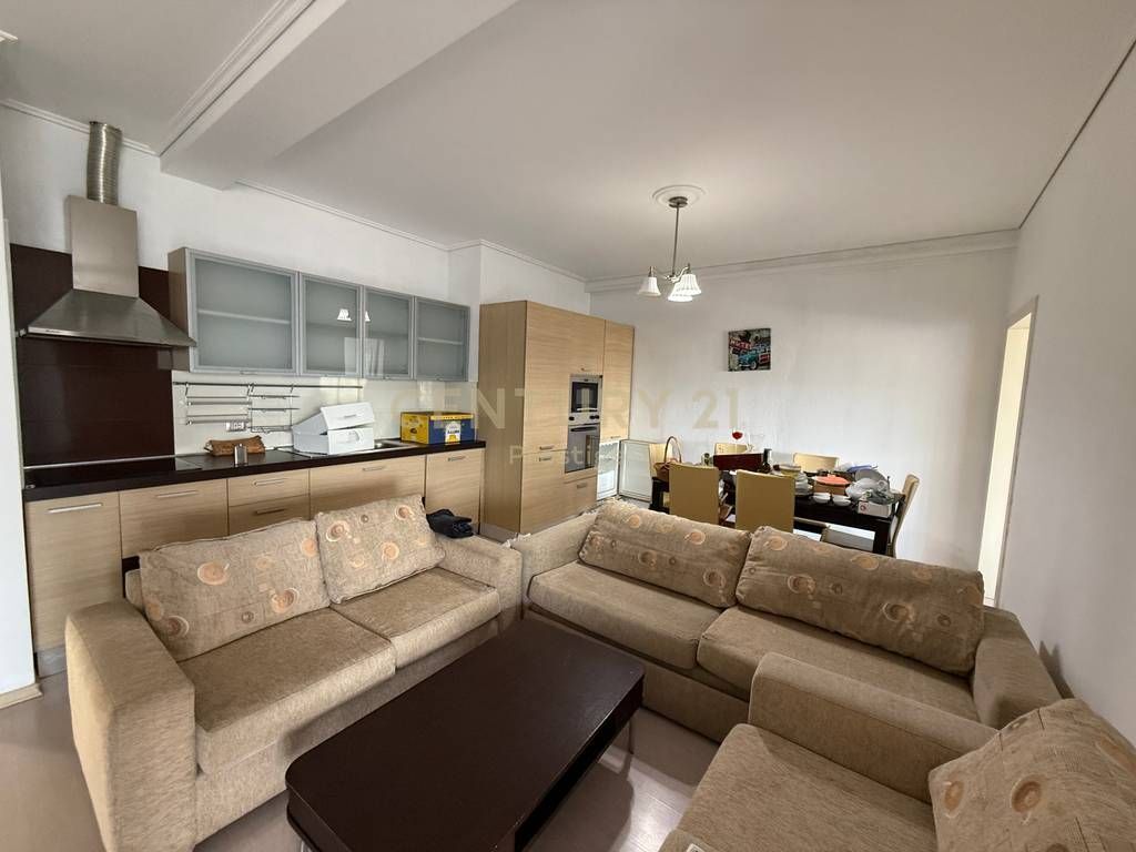 APARTMENT 2+1+2 FOR SALE, "ALI VISHA" STREET, NEAR THE ELECTRIC MARKET, TIRANA!