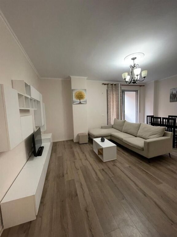 🏢Fresk,Via Dajti affittasi appartamento 2+1 arredato.45,000Leke