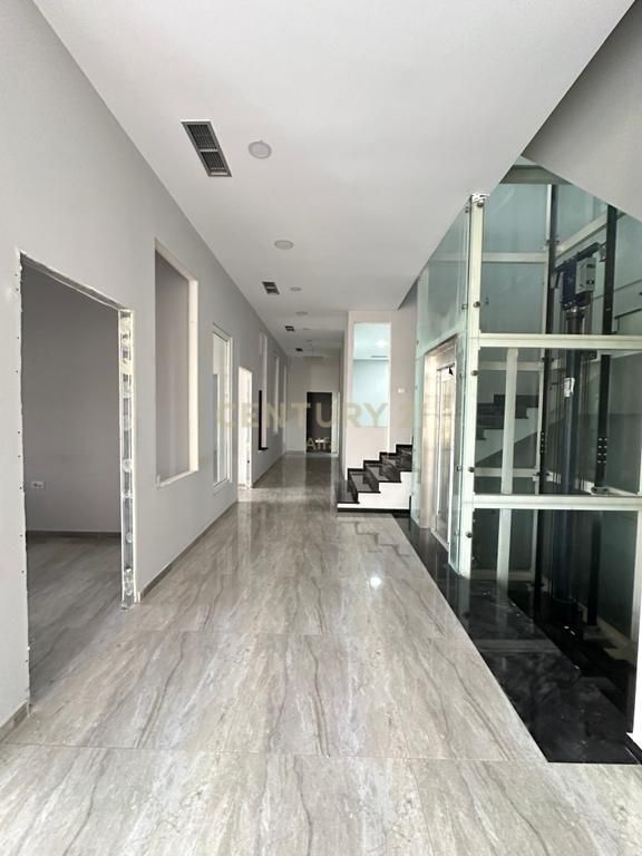 Locale commerciale in affitto su 3 piani a Kamëz – ideale per diverse attività !! ALFA143105