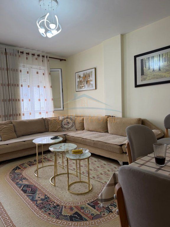 Shitet, Apartament 1+1, Kopshti Zoologjik, Tiranë.