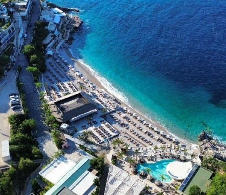 APARTAMENT ME VERANDE DHE PARKIM TE FOLIRE VILLAGE JALE