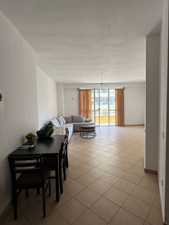Apartament 2+1 për shitje Astir pranë bar Bohem