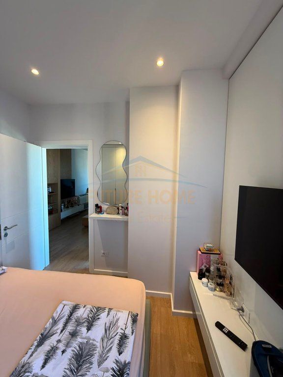 Affitto, Appartamento 1+1, White Cloud Residence, Komuna e Parisit 800 €