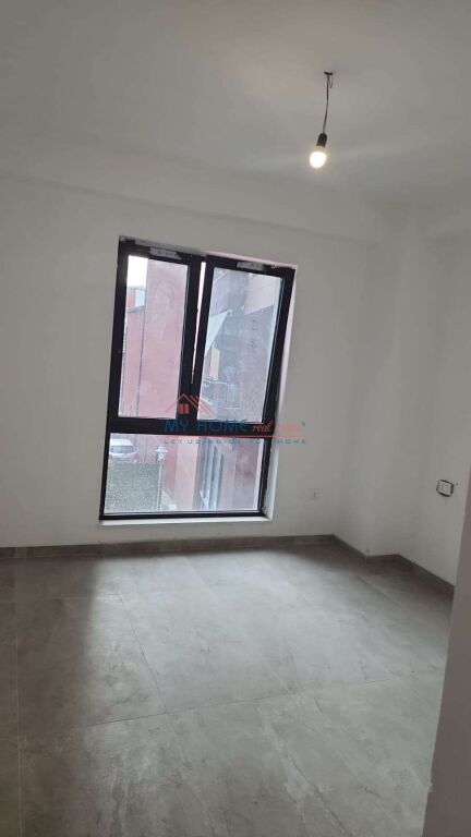 Ufficio in affitto a Myslym Shyr a Tirana