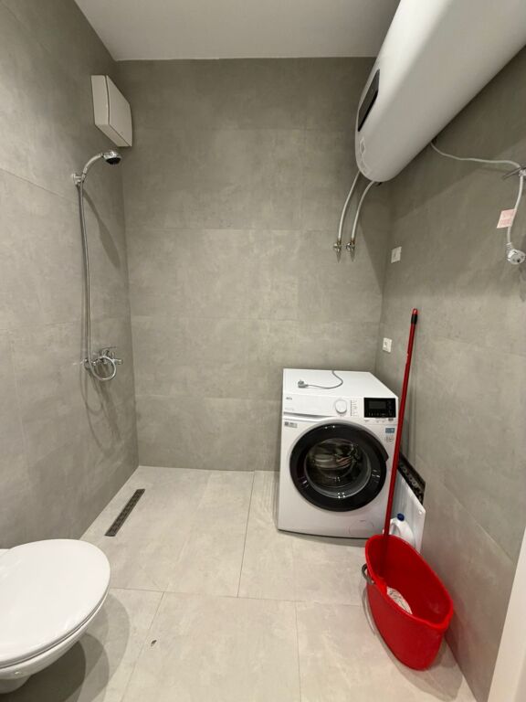 Tirane Commune of Paris, apartment 1+1+Balcony for rent, 2nd floor, 70 m², 105,000 Leke (Parking included in the price)