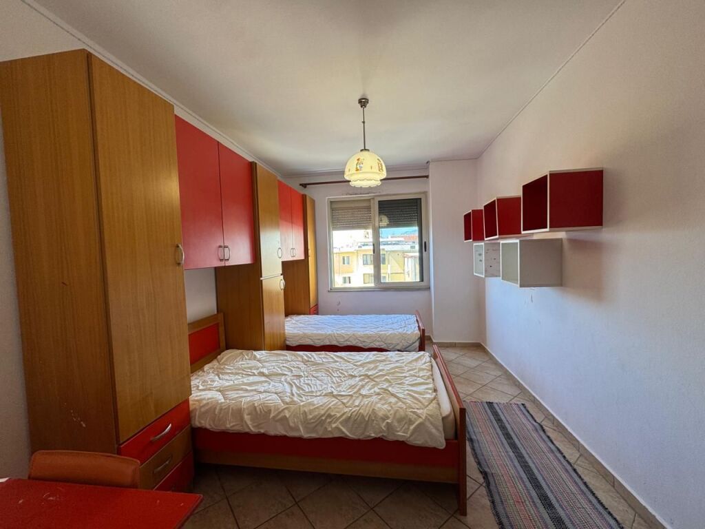 Apartament 3+1 për Shitje pranë Shkollës së Baletit!
