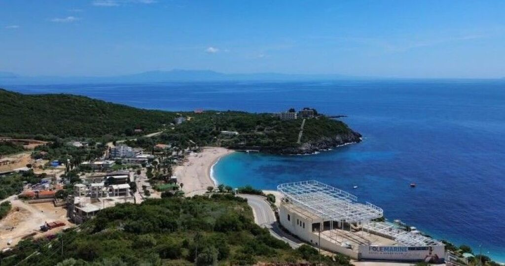 APARTAMENT ME VERANDE DHE PARKIM TE FOLIRE VILLAGE JALE