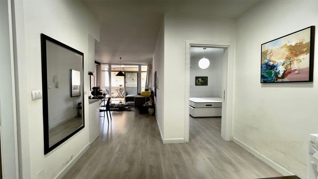 QIRA, APARTAMENT MODERN 1+1, RRUGA KAVAJËS