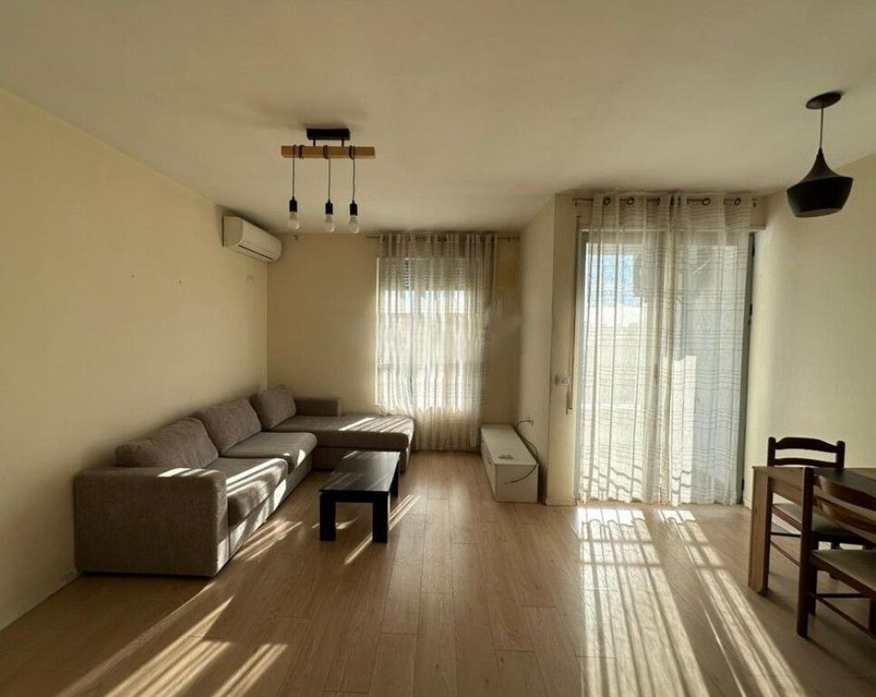 AFFITTASI APPARTAMENTO 2 + 1 VICINO AL NUOVO MATERNITÀ !